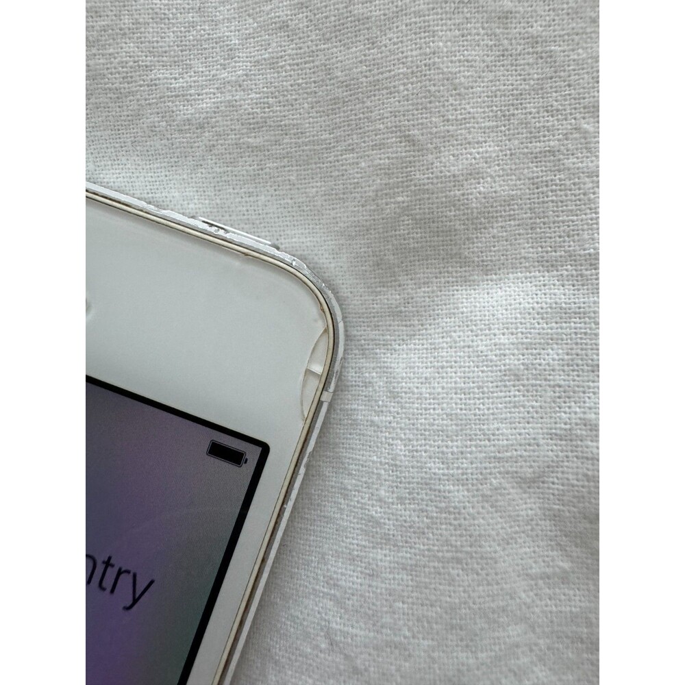 iPhone 5  16 GB White Unlocked MD635LL/A Good Preowned Condition - Picture 10 of 11